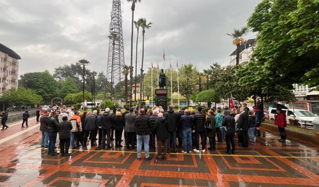Nazilli’de CHP’den 23 Nisan’a alternatif çelenk töreni