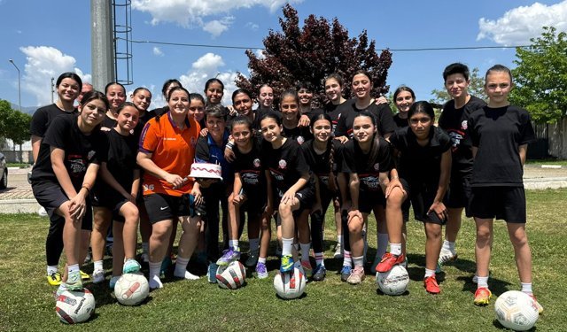 Nazilli’de Dallıca Kadın Futbol Takımı yeni sezona hazır