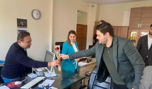 Ülkü Ocakları Aydın, öğretmen ve öğrencilerin yanında