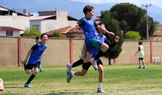 Nazilli’de 23 Nisan coşkusu futbol turnuvasıyla başladı