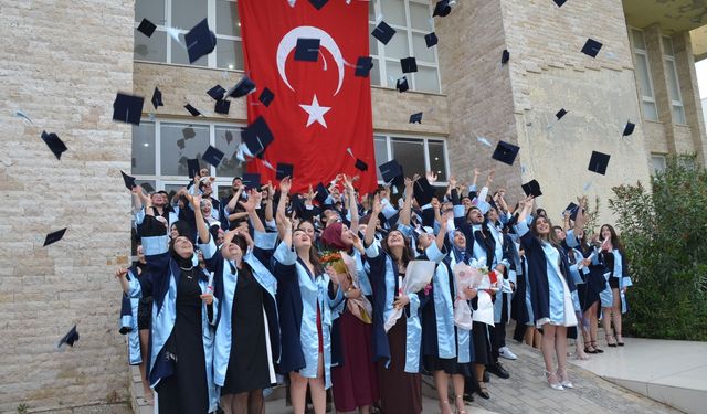 ADÜ Didim MYO’da mezuniyet sevinci