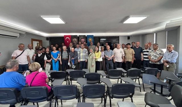 AK Parti Kuşadası bayramlaşma programında buluştu