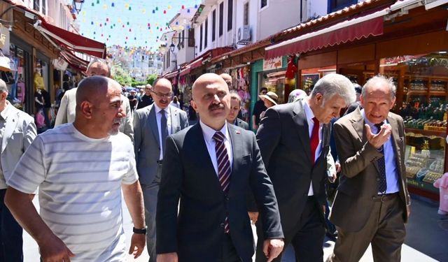 Aydın Valisi Dr. Varol Kuşadası sokaklarında kentin nabzını tuttu
