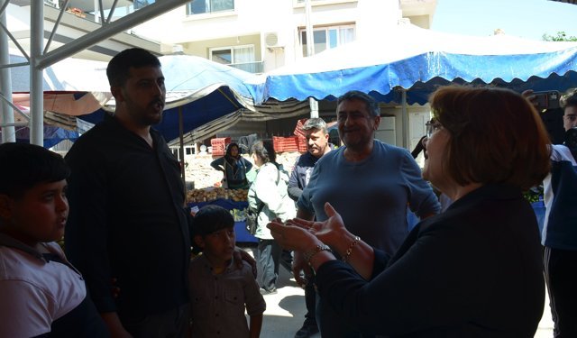 Başkan Gençay’dan Acarlar esnafına ziyaret