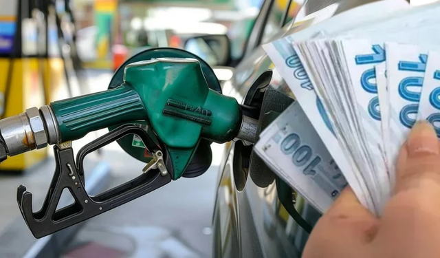 Benzine indirim geldi: Fiyatlar gece yarısı değişti!
