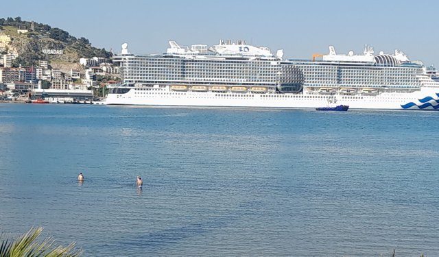 Ege Port Limanı'nda 'Kruvaziyer karnavalı' başladı