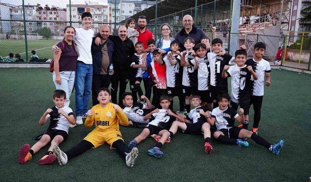 Germencik Belediyespor U11 Takımı namağlup şampiyon oldu