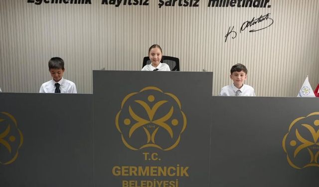Germencik’te çocuklara koltuk devri, siyaseti gerdi
