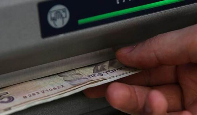 ATM'lerde bir devir kapandı: Esnaflarda nakit krizi
