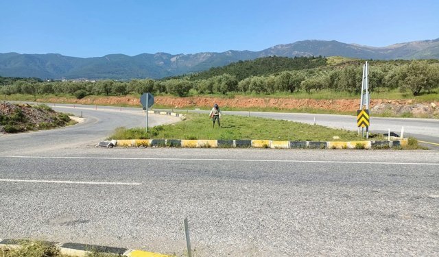 Karacasu girişinde trafik güvenliği: Karayolları değil belediye yaptı