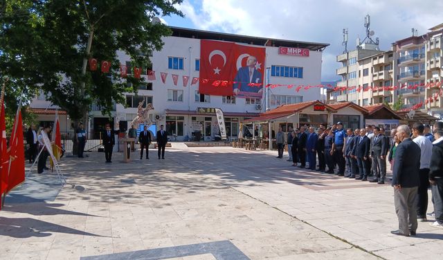 Karacasu’da Gençlik Haftası çelenk sunma töreniyle başladı