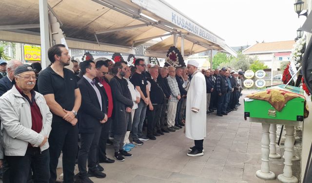 Kuşadası'nın Emel ablası ebediyete uğurlandı