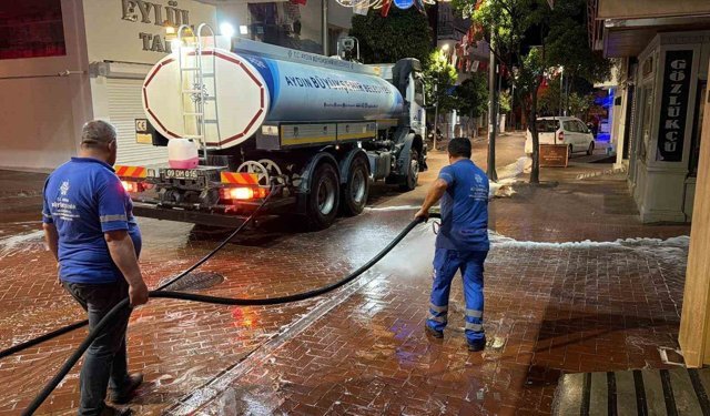 Nazilli Uzun Çarşı Büyükşehir ekipleriyle pırıl pırıl oldu