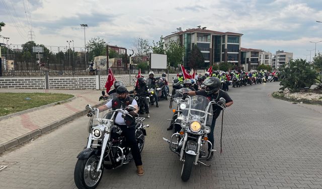 Nazilli'de iki tekerden tek mesaj; Trafikte saygı ve milli birlik