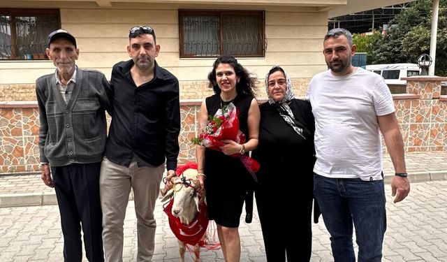 Nazilli’de kurban geleneği yaşatıldı, Merve gelin koçunu aldı