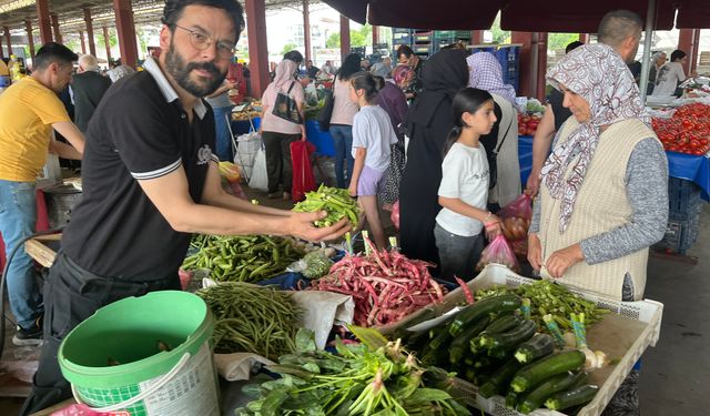 Nazilli'de pazarın şampiyonu bamya oldu: Fiyatını duyan derin oh çekti