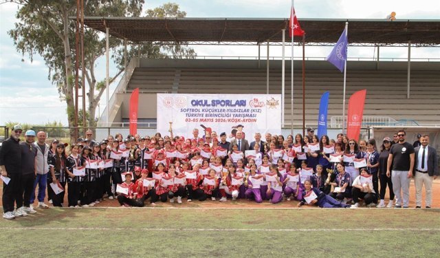 Softbol, Aydın’da nefes kesti