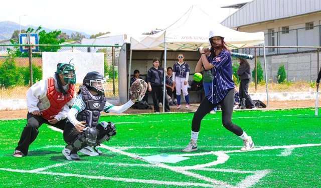 Softbol'un kalbi Aydın’da atıyor