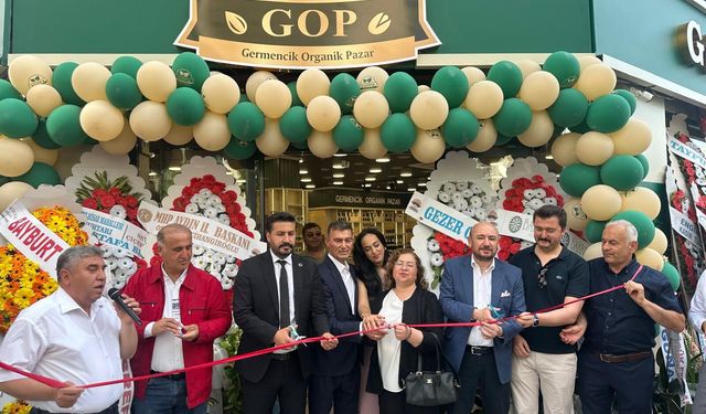 Ümmet Akın’dan Aydın’da görkemli açılış: Doğal lezzetler, GOP Kuruyemiş’te buluştu
