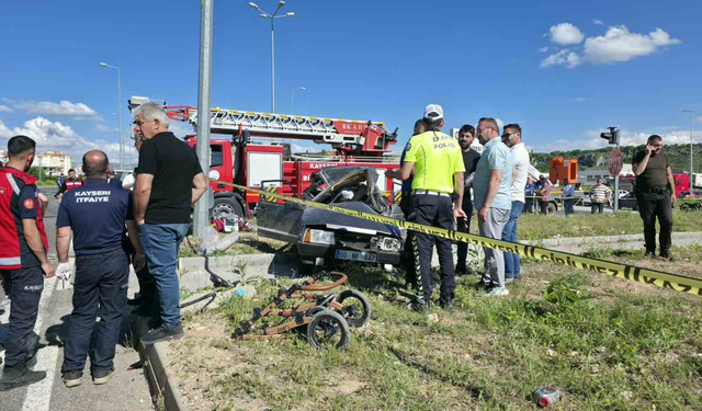 İki otomobil çarpıştı: 3 ölü, 5 yaralı