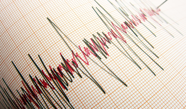Ege'de korkutan deprem