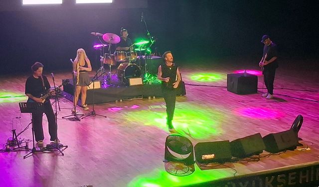 Didim'de Kolpa konserine yoğun katılım