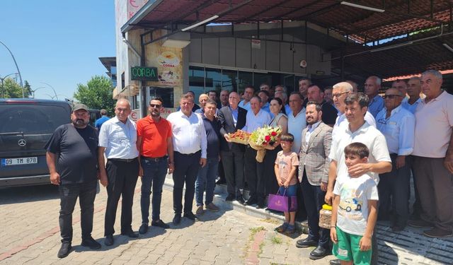 Bayraktar'a Aydın'da çilek sürprizi