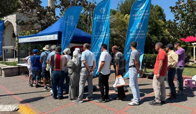Büyükşehir’den vatandaşlara aşure ikramı
