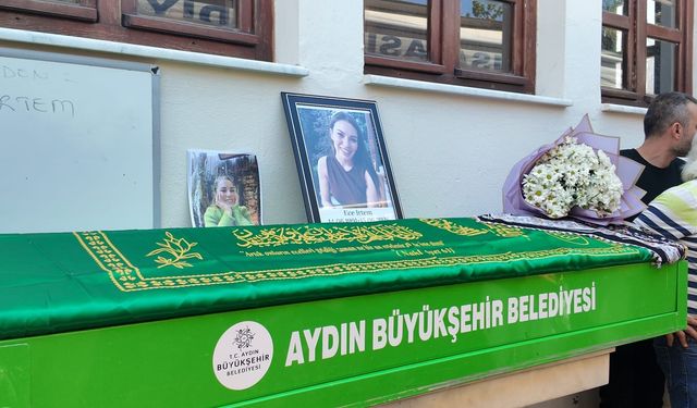 Deniz Seki’den Ece İrtem’in vedasında görüntü çekenlere sert çıkış: “Çok ayıp!”