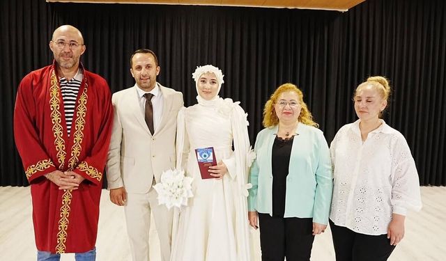 Eski başkan, nikahlandı: Başkan kıydı, Kaymakam şahit oldu