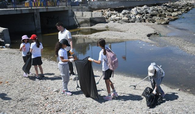 Geleceğin çevre gönüllüleri Kuşadası Belediyesi’nin etkinliğinde buluştu