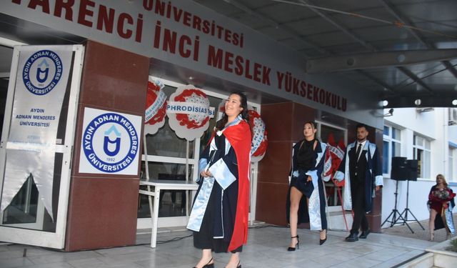 Karacasu'da ay-yıldızlı bayrakla törene renk kattı