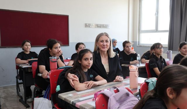 Kaymakam Kan sınıf sınıf gezdi: Nazilli'de eğitime yakın takip