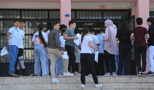 Kuşadası 'LGS' sınavını başarıyla tamamladı