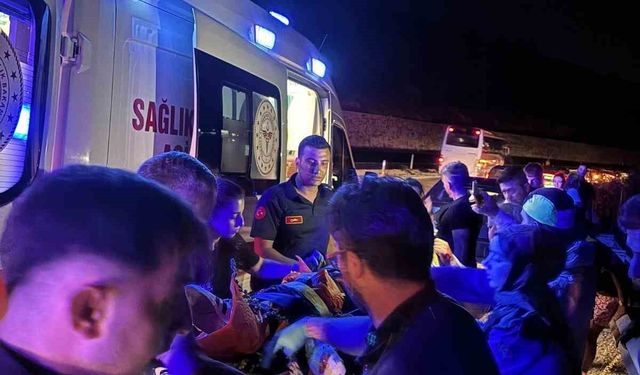 Kuşadası’nda feci motosiklet kazası: 1’i ağır 2 yaralı