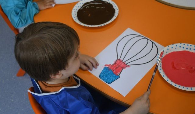Kuşadası’ndaki Çocuk Gelişim Merkezi yazın da hizmet vermeye devam ediyor