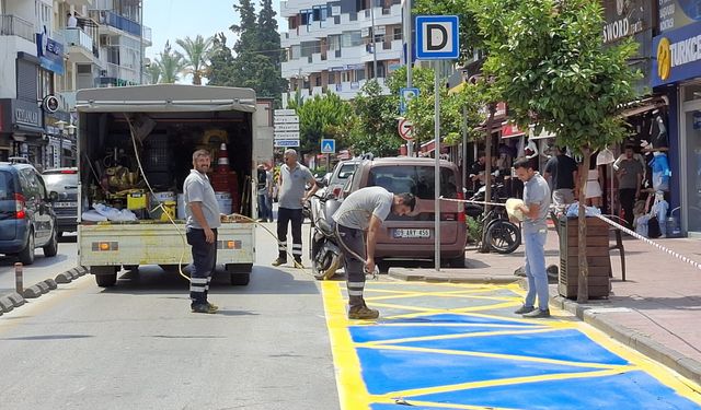Kuşadası'nda duraklara estetik dokunuş
