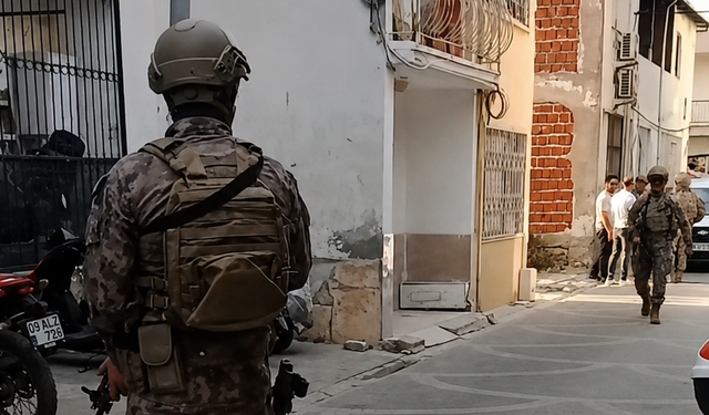 Kuşadası’nda özel harekat destekli operasyon: Çifte cinayetin firarisi bulunamadı
