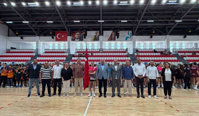 Minik hentbolcuların Türkiye şampiyonası Aydın’da başladı