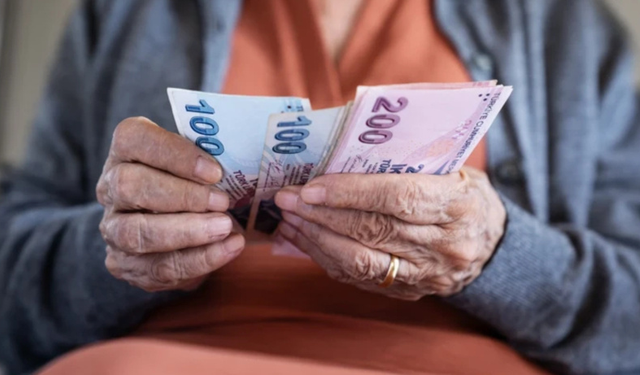 En düşük emekli maaşı için yeni rakam ortaya çıktı