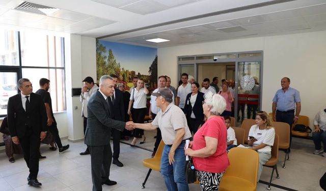 Savaş'tan Çine Devlet Hastanesi'ne ziyaret: Hastalara 'Geçmiş olsun' dileği
