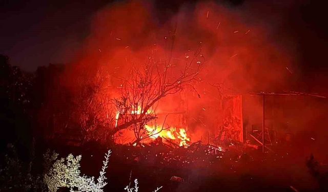 Söke’de depo yangını paniğe neden oldu