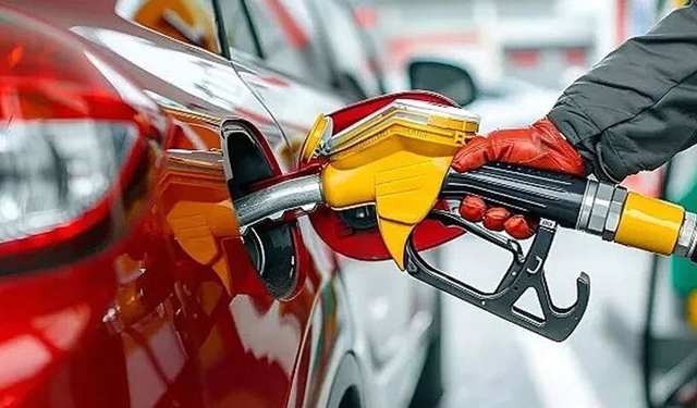 Sürücüler dikkat! Akaryakıta indirim geliyor