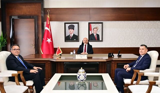 Vali Varol’a Samsat’tan fahri hemşerilik beratı