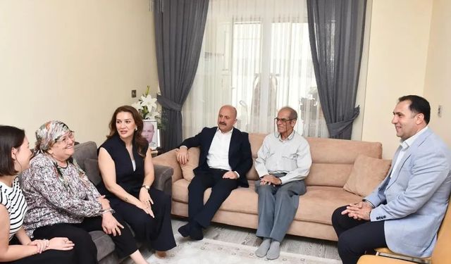 Vali Varol'dan şehit babasına anlamlı ziyaret