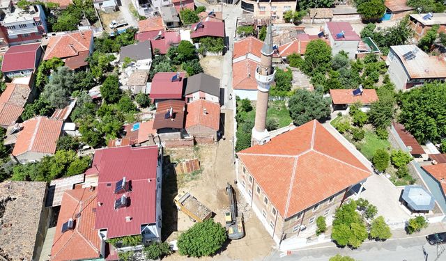 Nazilli’de yol yenileme çalışmaları sürüyor
