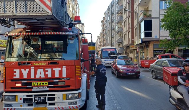 Aydın’da korkutan yangın: Evini kurtardı, eli yandı
