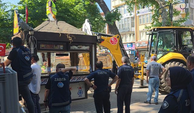 Büfe krizi: Esnaf kendini çatıya zincirledi
