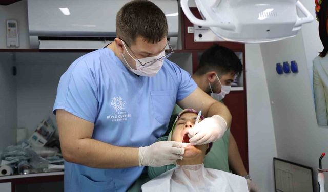 Aydın’da mobil diş klinikleri vatandaşların ayağına gidiyor
