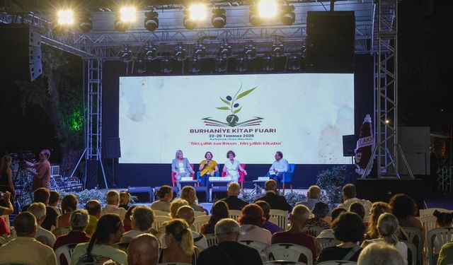 Başkan Gençay Burhaniye Kitap fuarında deneyimlerini paylaştı